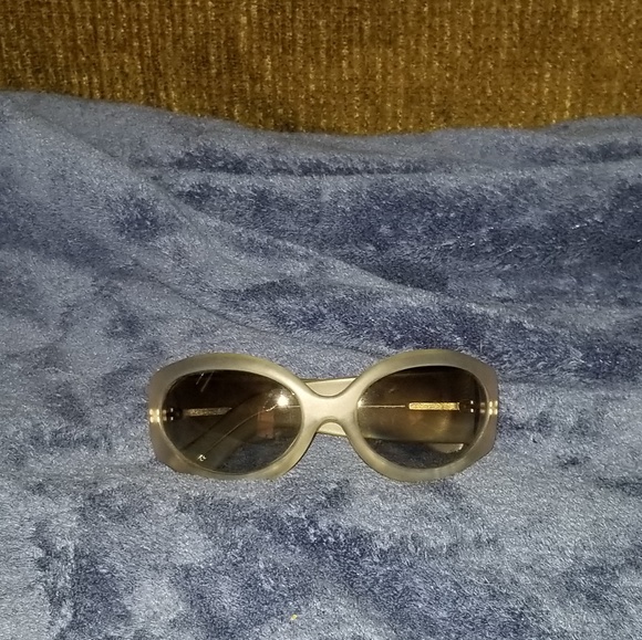 Vera Wang Luxe Sunglasses 4 Ppl W/Tiny Heads - Picture 2 of 8